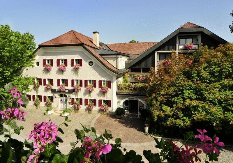 Gasthof Braeuwirt Бергхайм Экстерьер фото