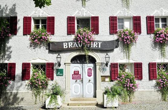 Gasthof Braeuwirt Бергхайм Экстерьер фото