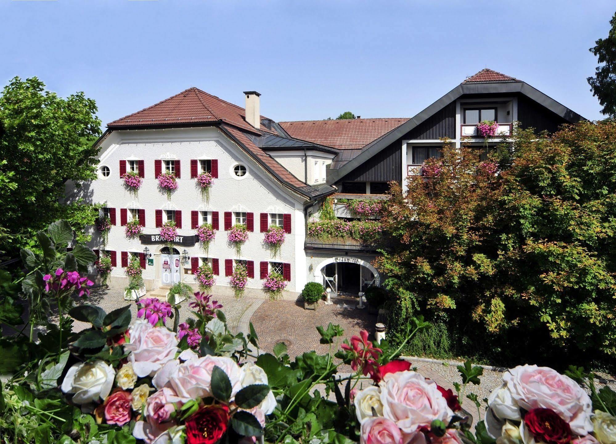 Gasthof Braeuwirt Бергхайм Экстерьер фото
